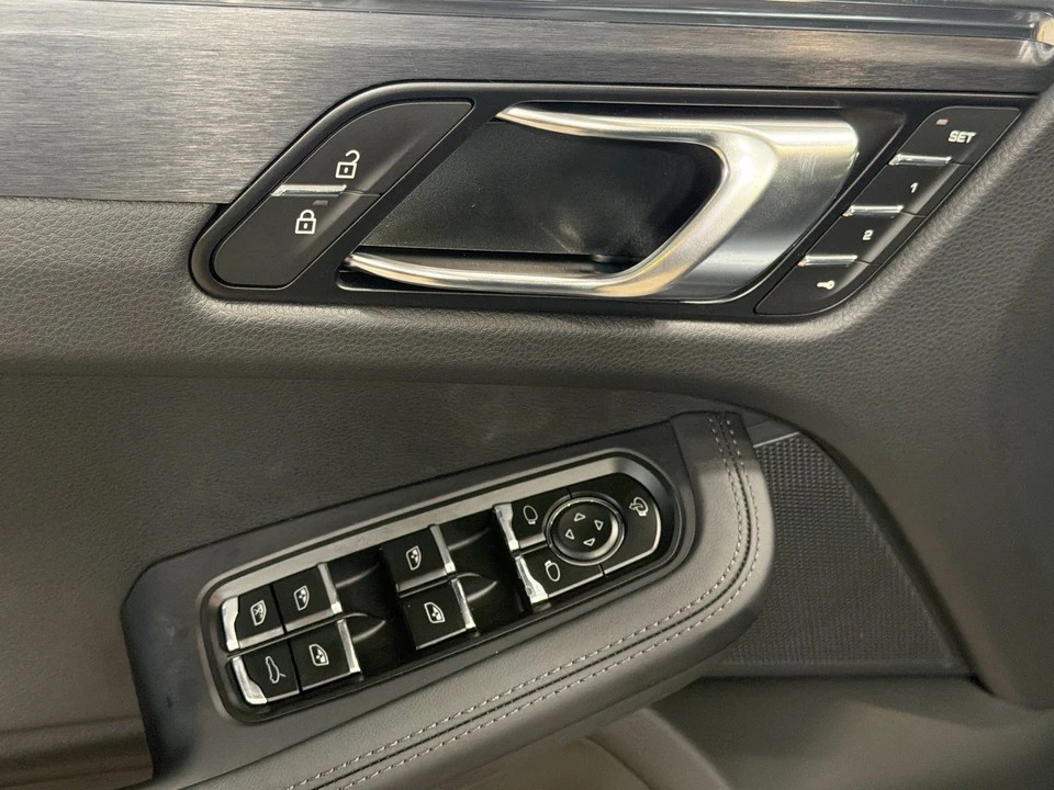 2026 Porsche Macan GTS - Image 23 of 31