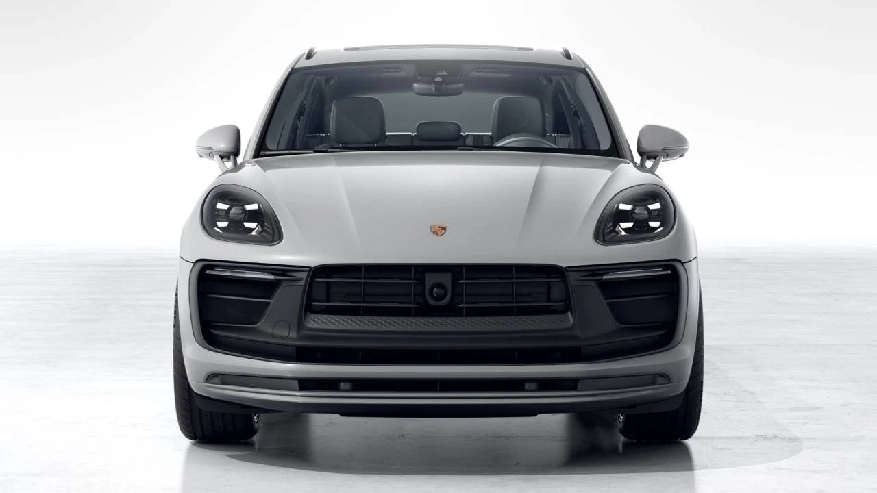 2026 Porsche Macan GTS - Image 8 of 10