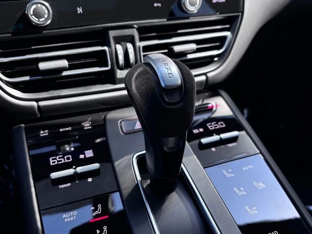 2026 Porsche Macan GTS - Image 22 of 30
