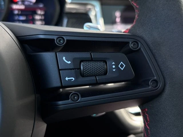2026 Porsche Macan GTS - Image 17 of 30