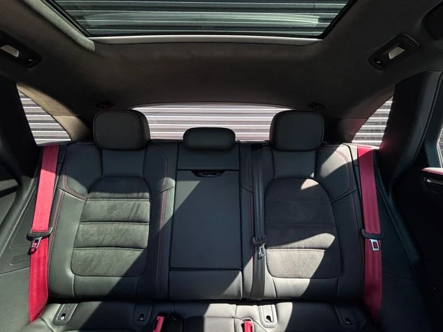 2026 Porsche Macan GTS - Image 26 of 30