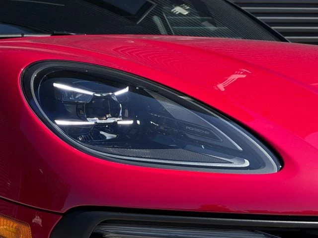 2026 Porsche Macan GTS - Image 12 of 30