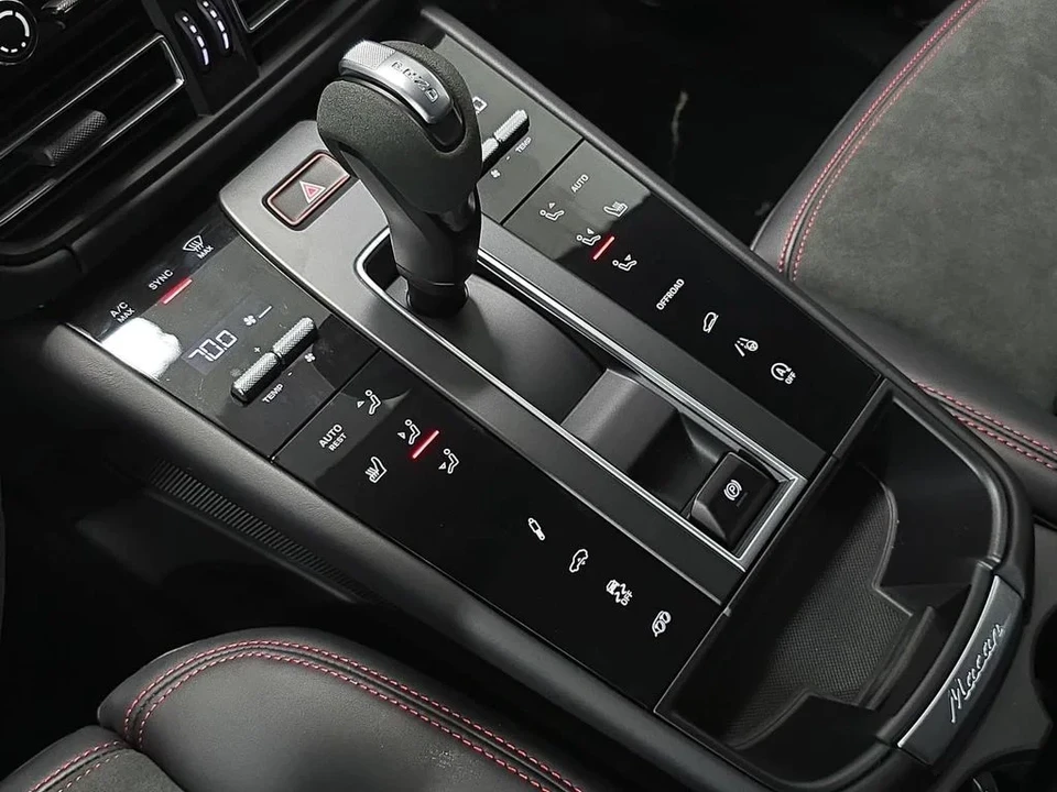 2026 Porsche Macan GTS - Image 20 of 31