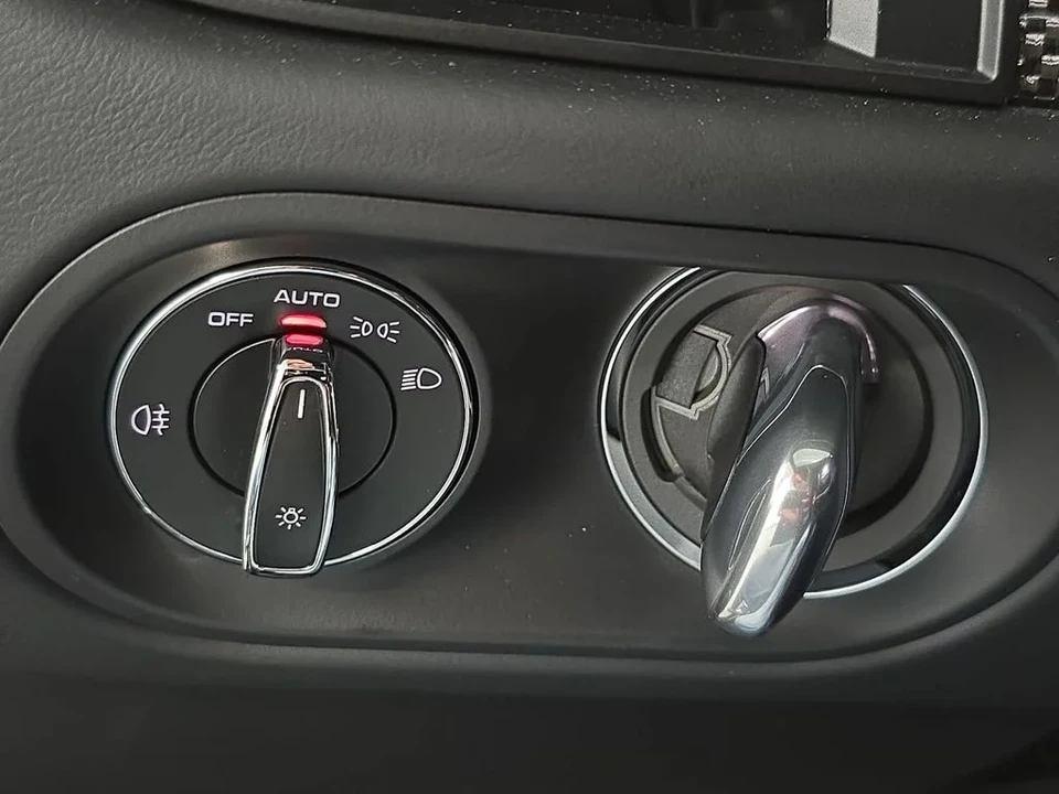 2026 Porsche Macan GTS - Image 22 of 31