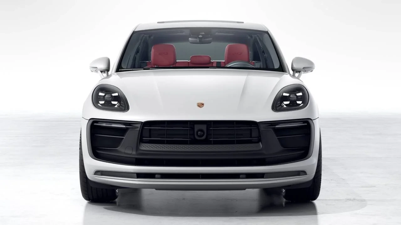 2026 Porsche Macan GTS - Image 8 of 10