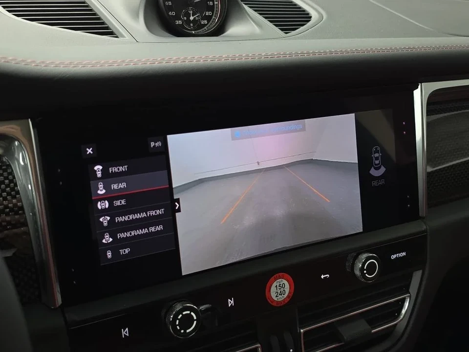 2026 Porsche Macan GTS - Image 18 of 31