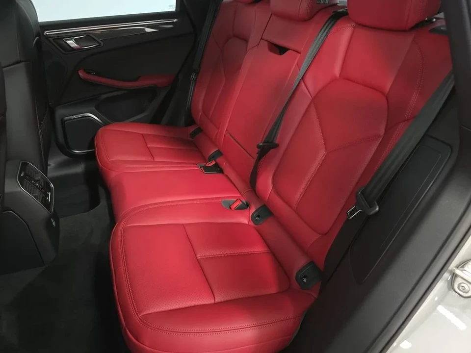 2026 Porsche Macan GTS - Image 27 of 31