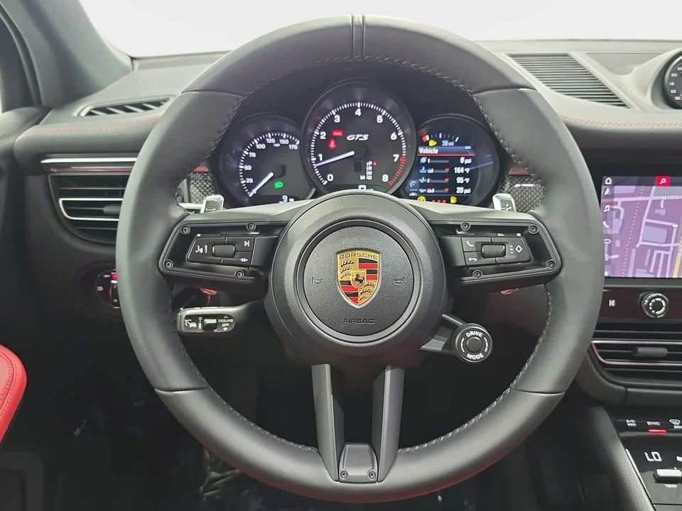 2026 Porsche Macan GTS - Image 13 of 31