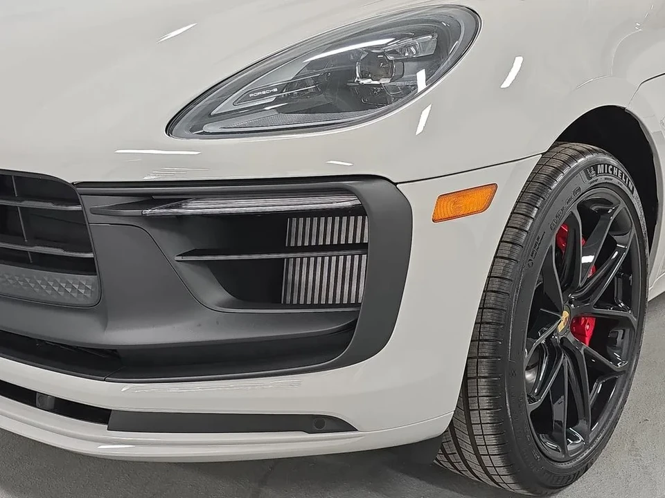 2026 Porsche Macan GTS - Image 11 of 31
