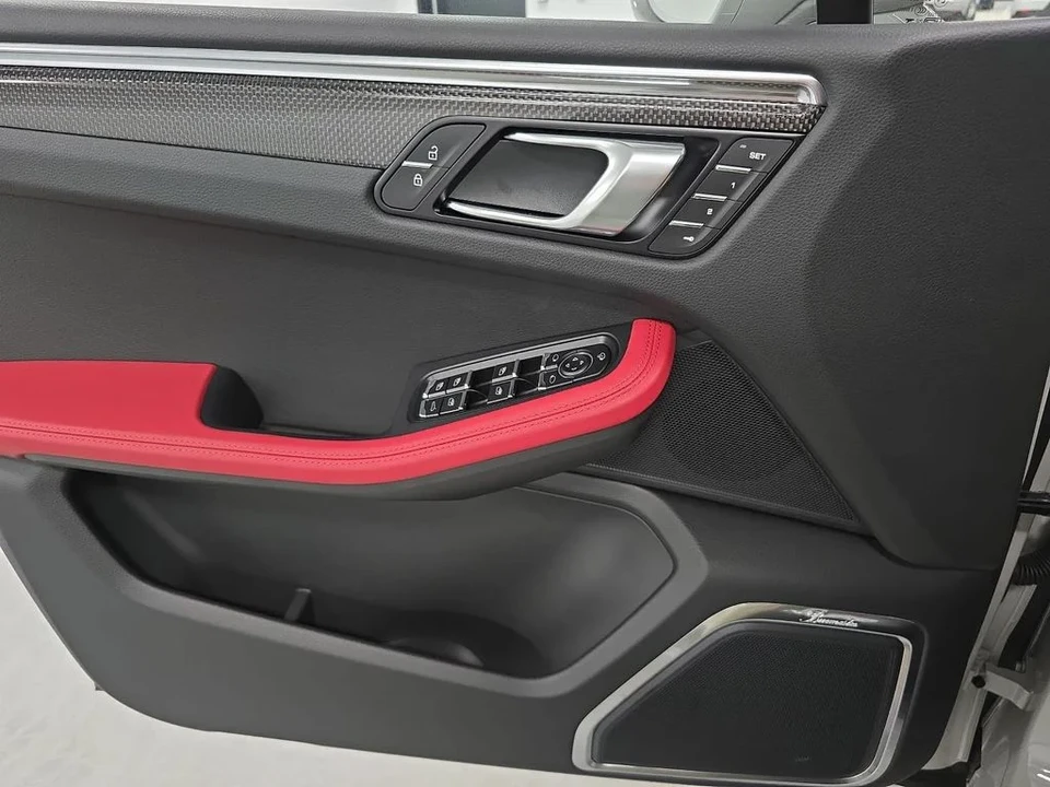 2026 Porsche Macan GTS - Image 23 of 31
