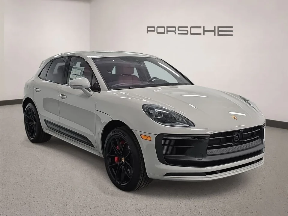 2026 Porsche Macan GTS - Image 8 of 31