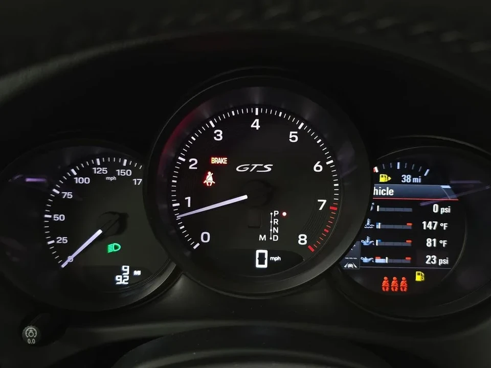 2026 Porsche Macan GTS - Image 14 of 31