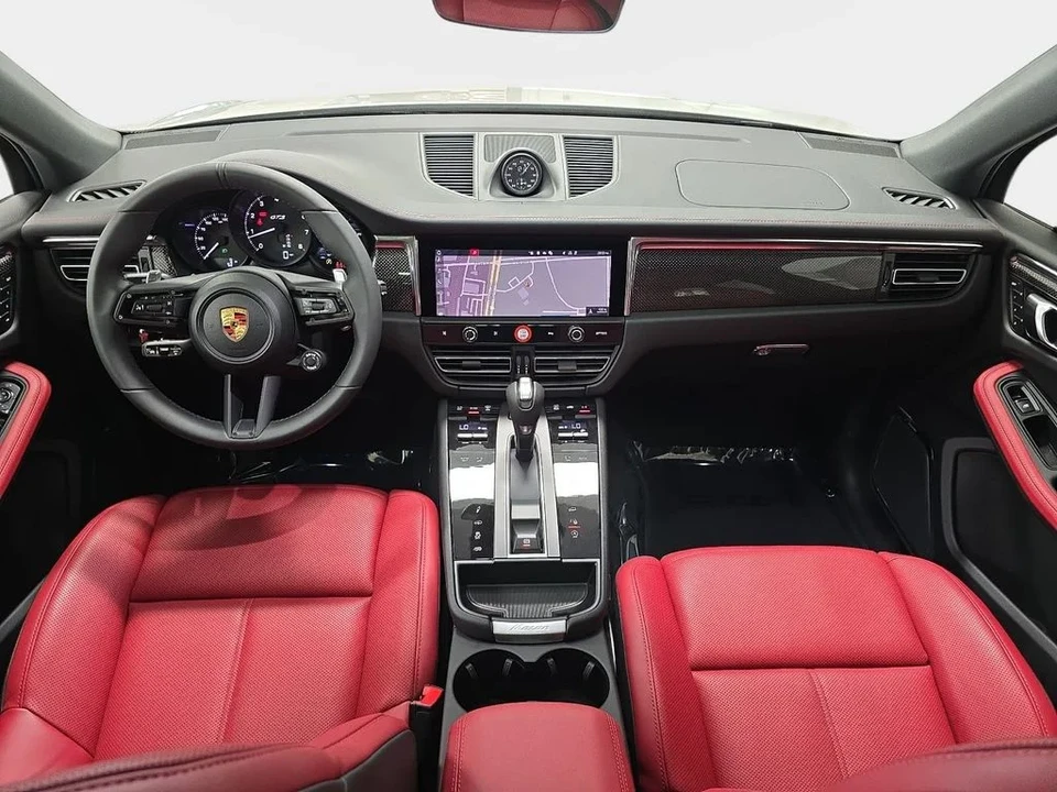 2026 Porsche Macan GTS - Image 12 of 31