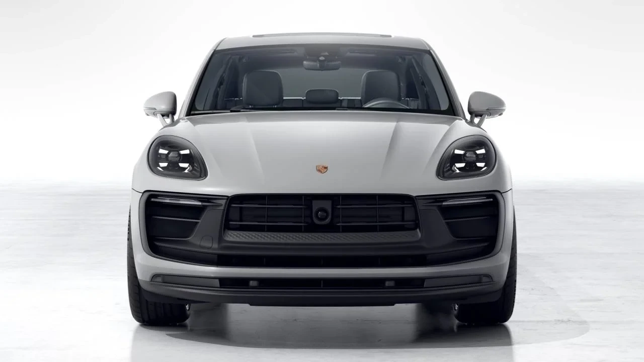 2026 Porsche Macan GTS - Image 8 of 10