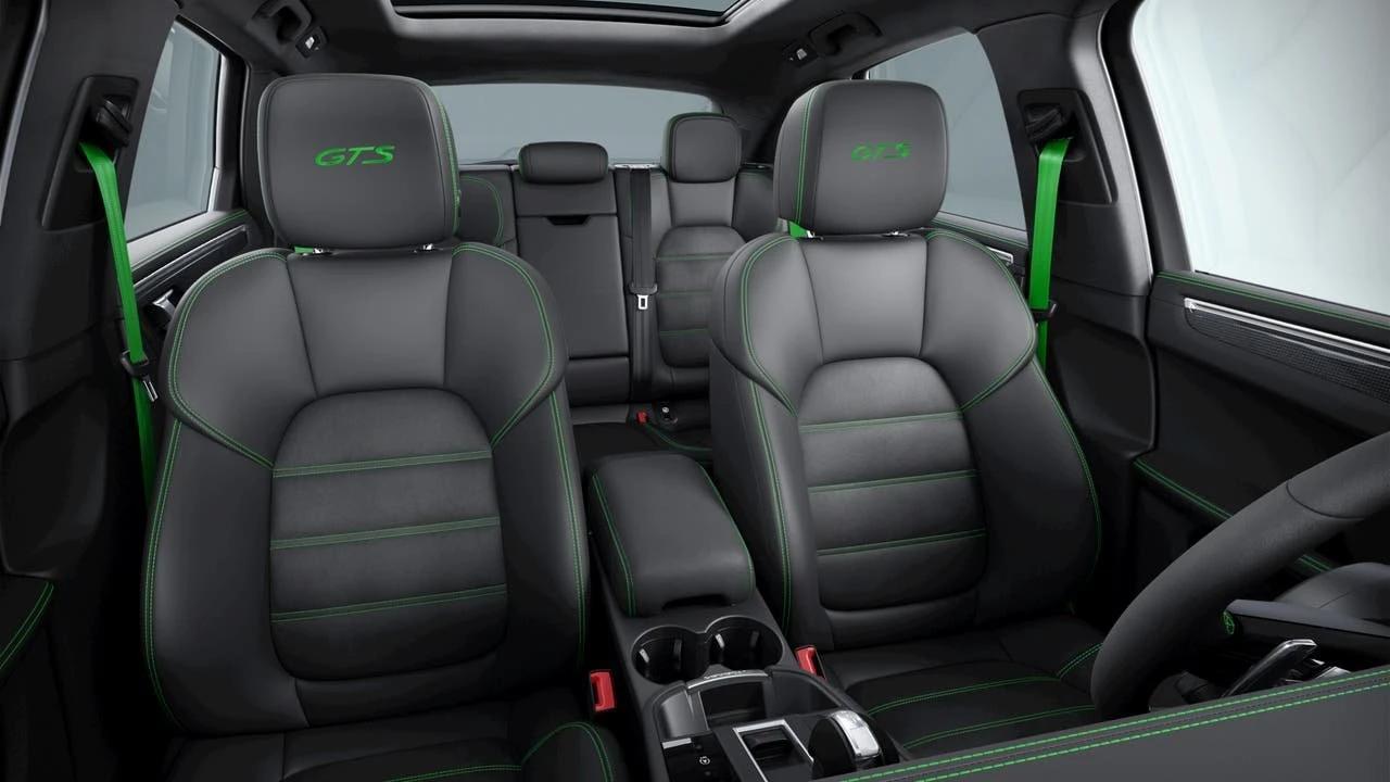 2026 Porsche Macan - Image 10 of 10