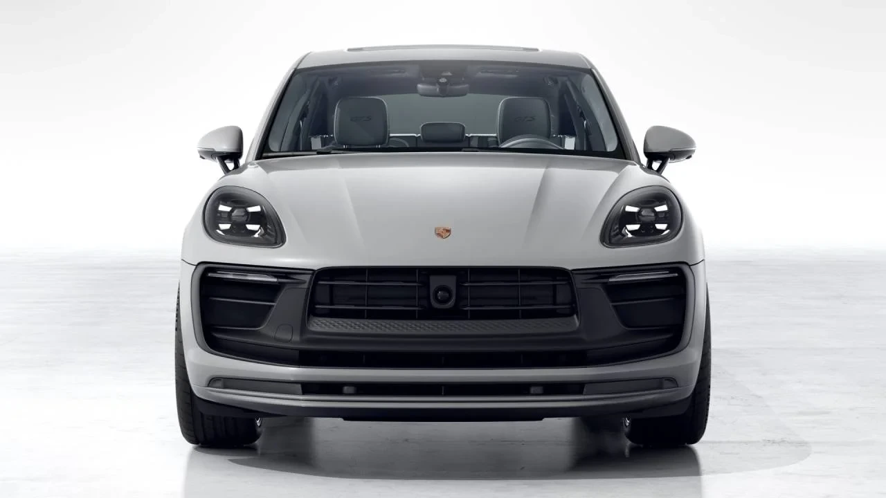 2026 Porsche Macan GTS - Image 8 of 10