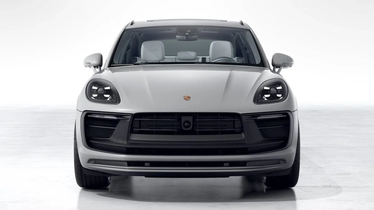 2026 Porsche Macan GTS - Image 8 of 10