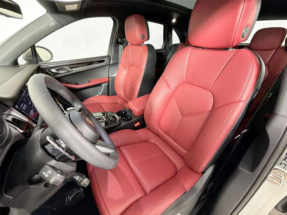 2026 Porsche Macan - Image 5 of 31
