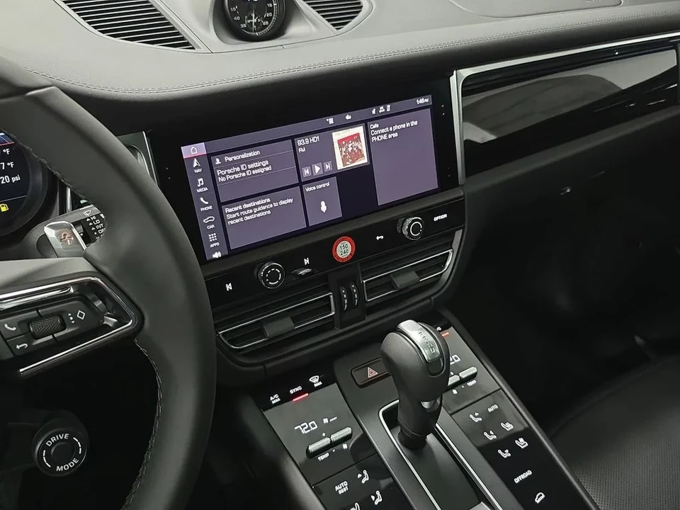 2026 Porsche Macan S - Image 15 of 31