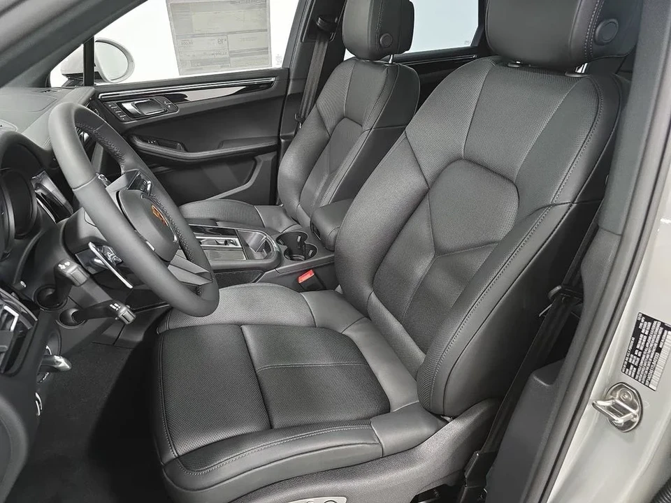 2026 Porsche Macan S - Image 5 of 31