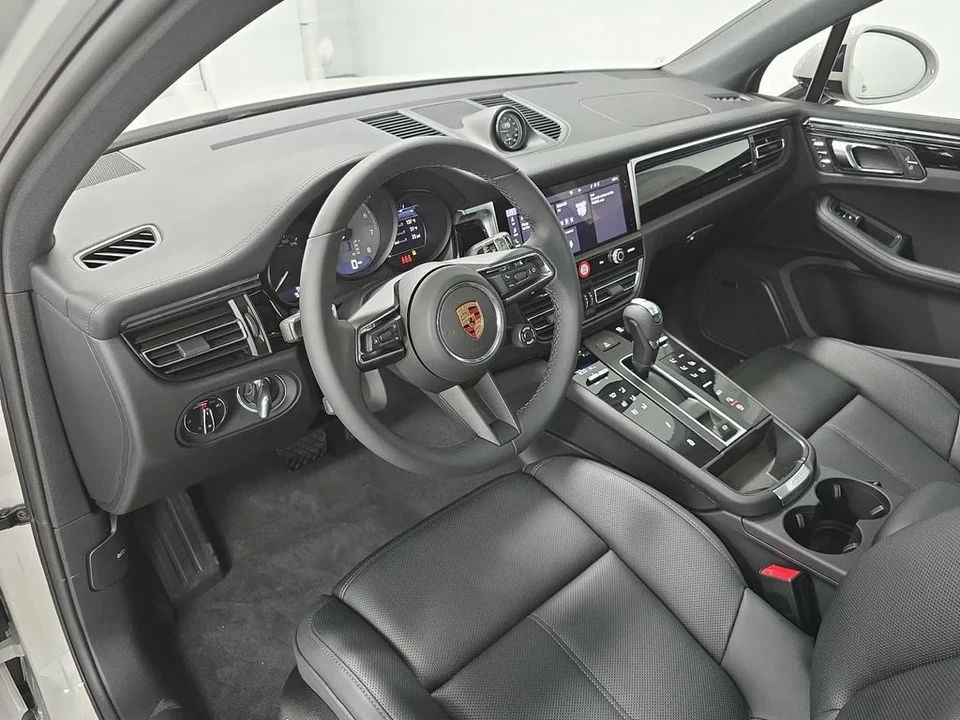 2026 Porsche Macan S - Image 4 of 31
