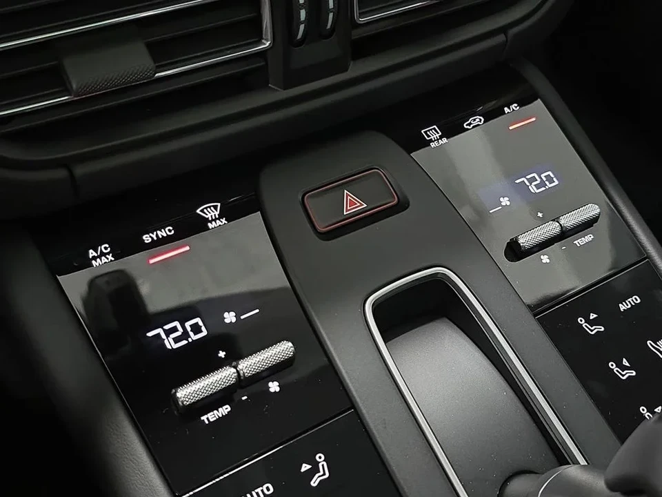 2026 Porsche Macan S - Image 19 of 31