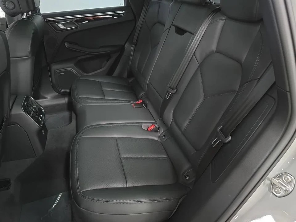 2026 Porsche Macan S - Image 27 of 31