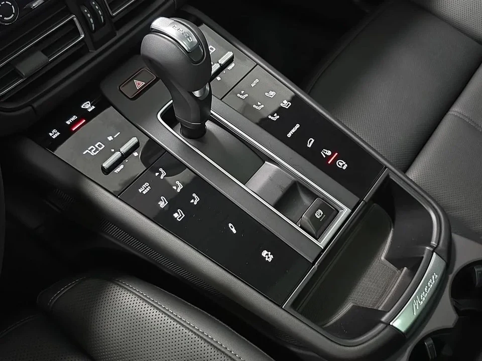 2026 Porsche Macan S - Image 20 of 31