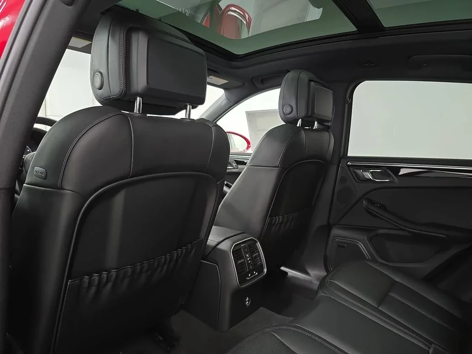 2026 Porsche Macan S - Image 28 of 31