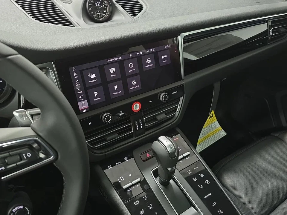 2026 Porsche Macan S - Image 15 of 31