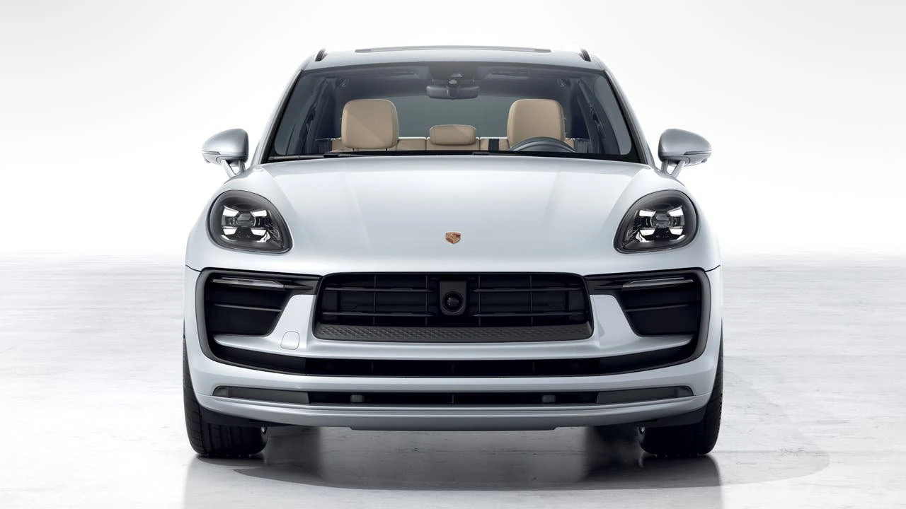 2026 Porsche Macan - Image 8 of 10