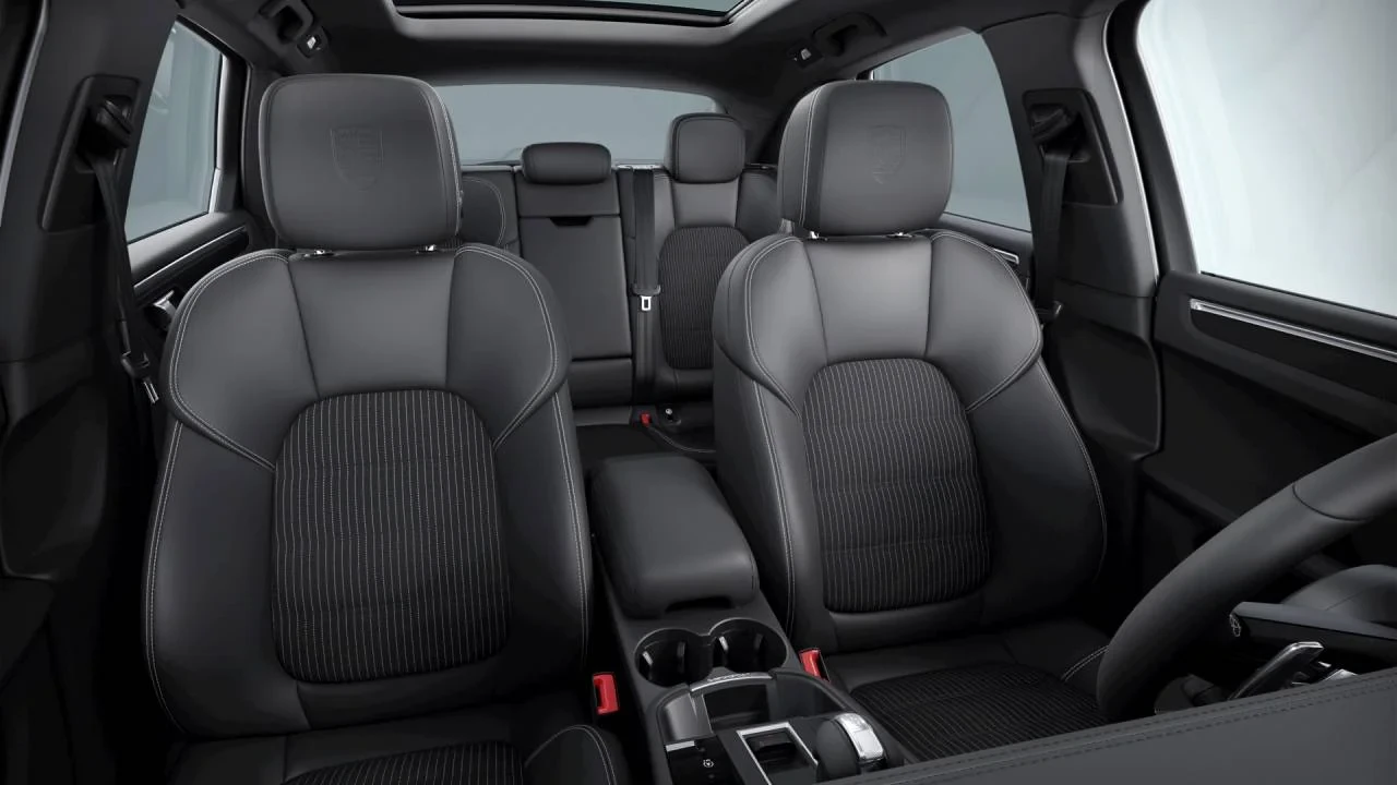 2026 Porsche Macan T - Image 10 of 10