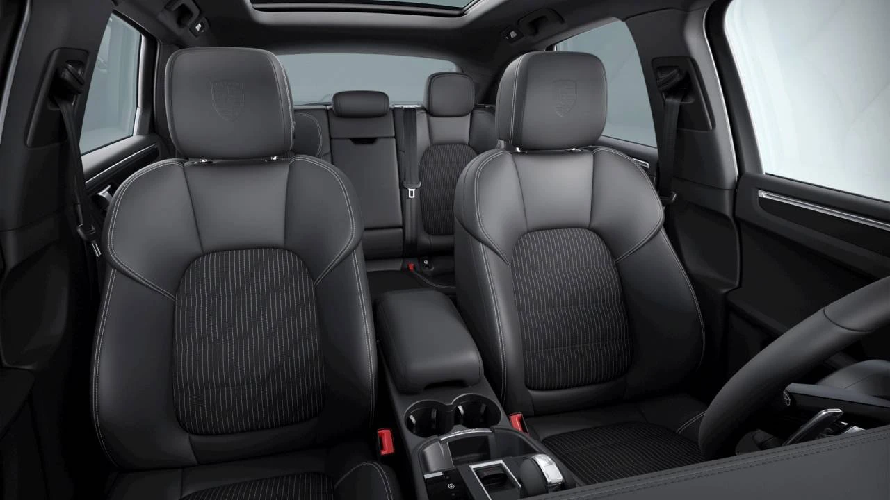 2026 Porsche Macan T - Image 10 of 10