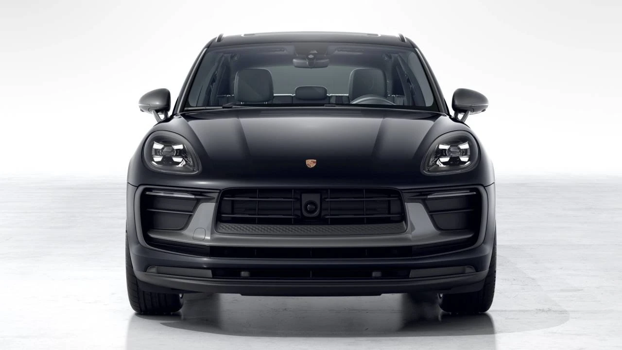 2026 Porsche Macan T - Image 8 of 10