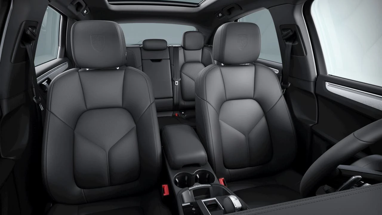 2026 Porsche Macan T - Image 10 of 10