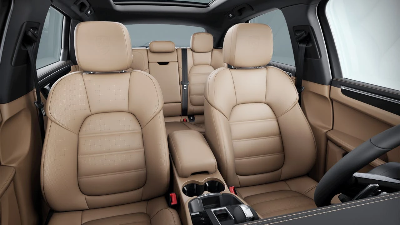 2026 Porsche Macan T - Image 10 of 10