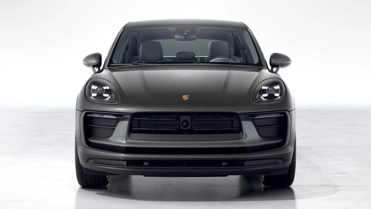 2026 Porsche Macan T - Image 8 of 10