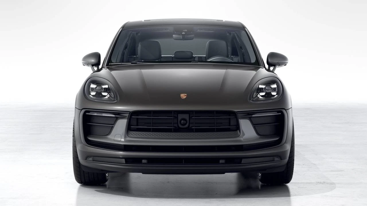 2026 Porsche Macan T - Image 8 of 10