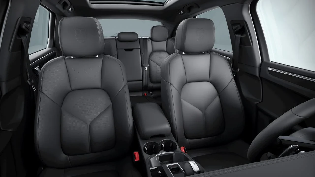 2026 Porsche Macan - Image 10 of 10