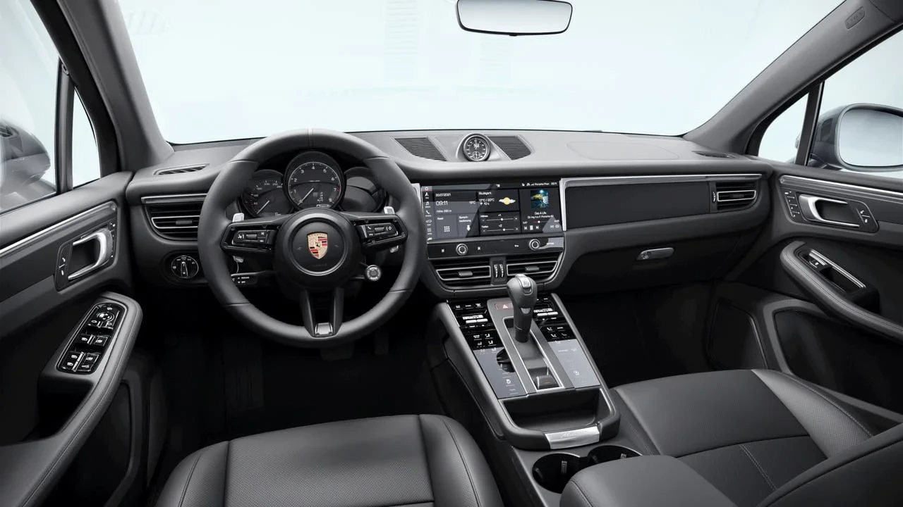 2026 Porsche Macan - Image 9 of 10