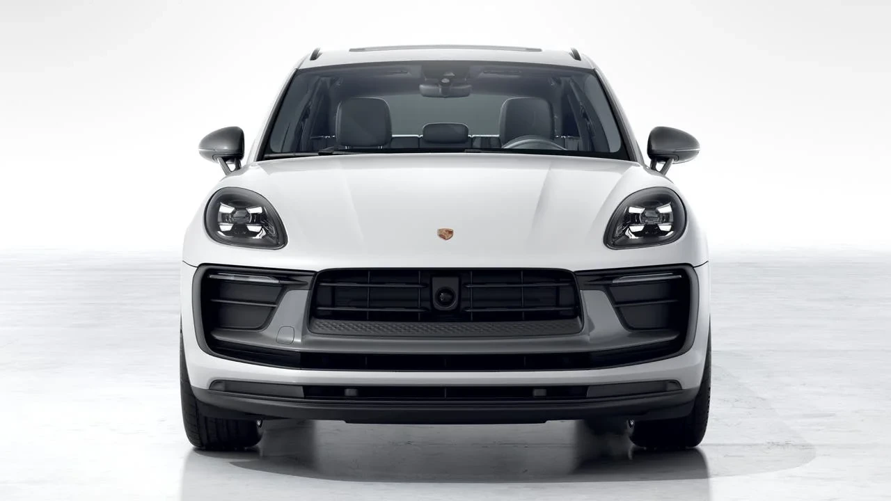 2026 Porsche Macan - Image 8 of 10
