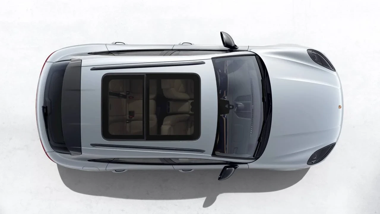 2026 Porsche Macan T - Image 5 of 10