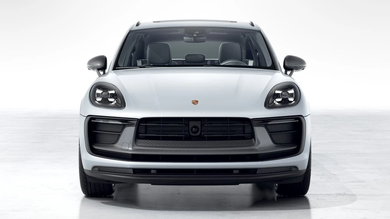 2026 Porsche Macan T - Image 8 of 10