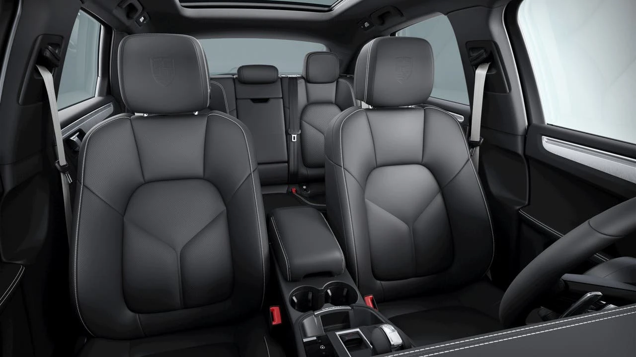 2026 Porsche Macan T - Image 10 of 10