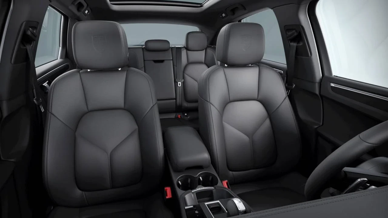 2026 Porsche Macan T - Image 10 of 10