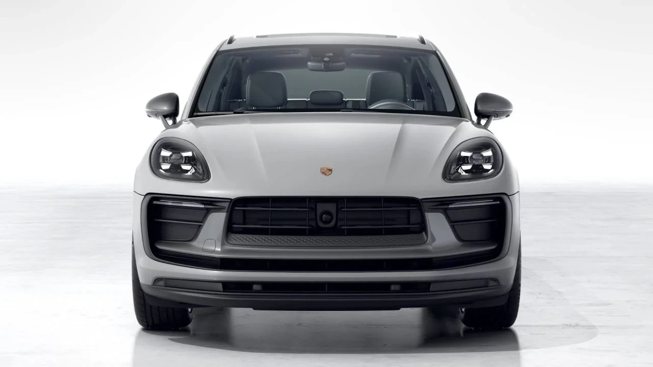 2026 Porsche Macan T - Image 8 of 10