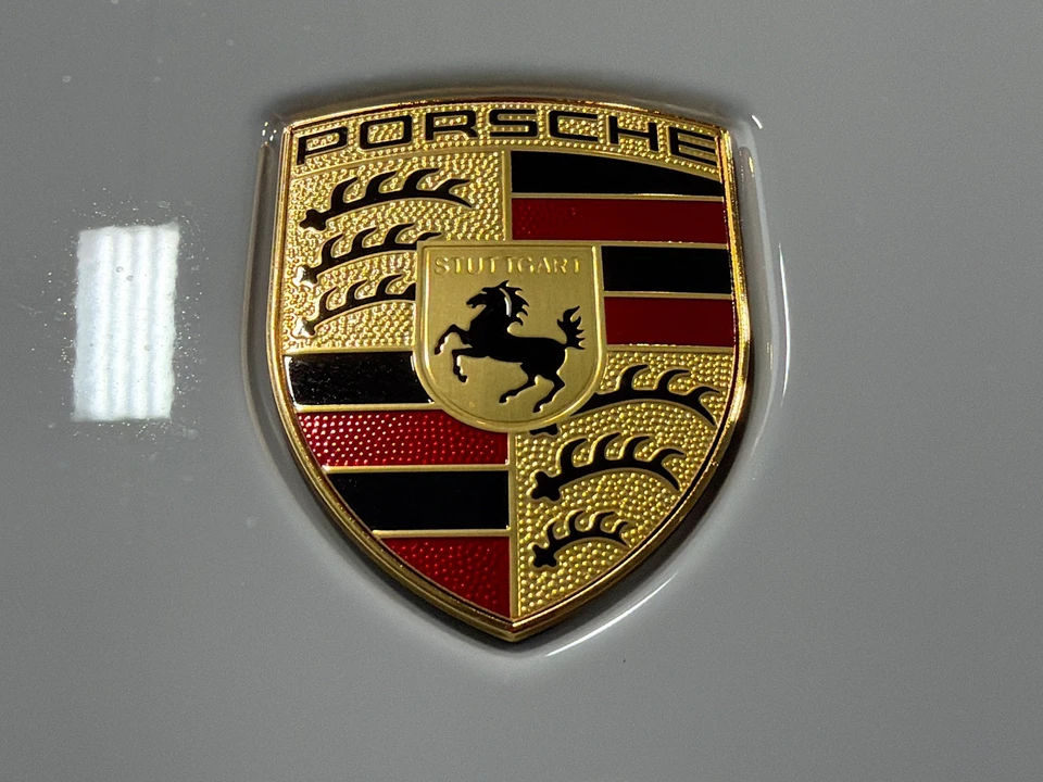 2026 Porsche Macan T - Image 12 of 31
