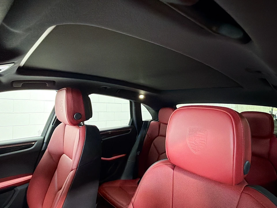 2026 Porsche Macan T - Image 26 of 31