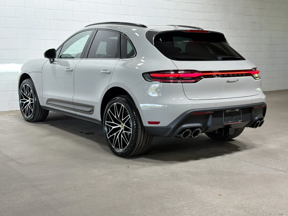 2026 Porsche Macan T - Image 3 of 31