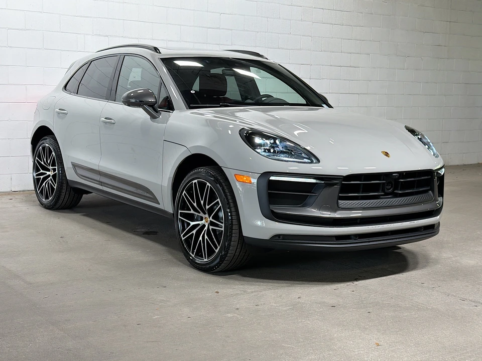 2026 Porsche Macan T - Image 6 of 31